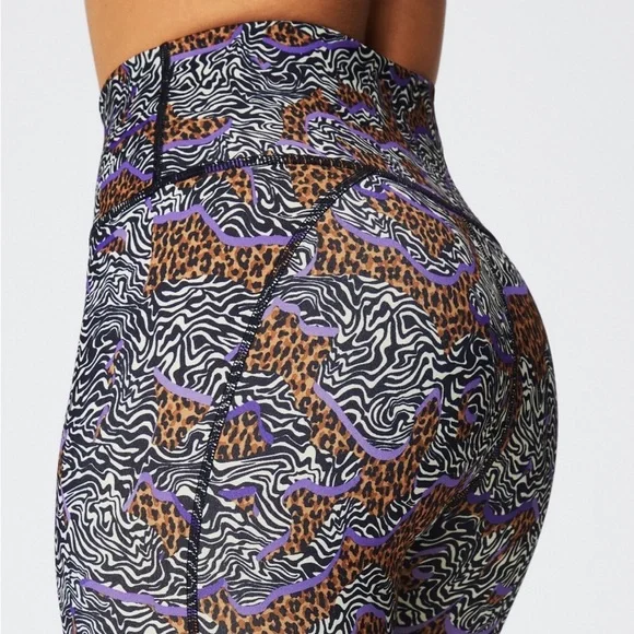 Define PowerHold® High-Waisted 7/8 Legging - Picture 4 of 4